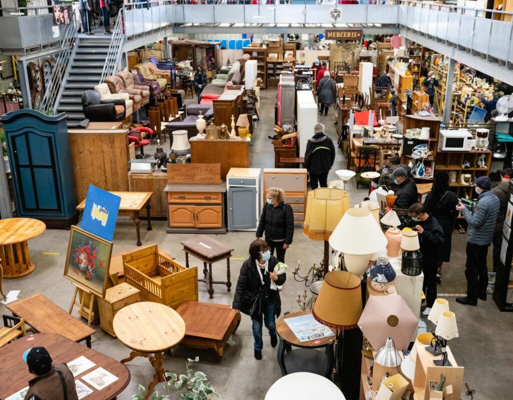 photo d'un entrepot emmaus la hype de l'eco deco
